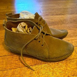 Minnetonka Moccasin Suede Lace Up Booties Tan Size 5